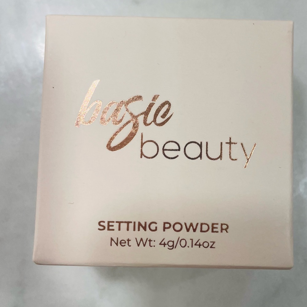 Basie beauty setting powder